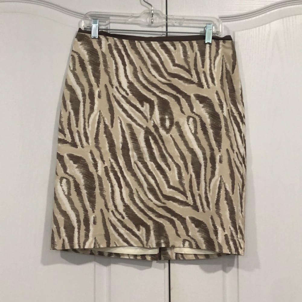 Loft size 8 skirt animal inspired print